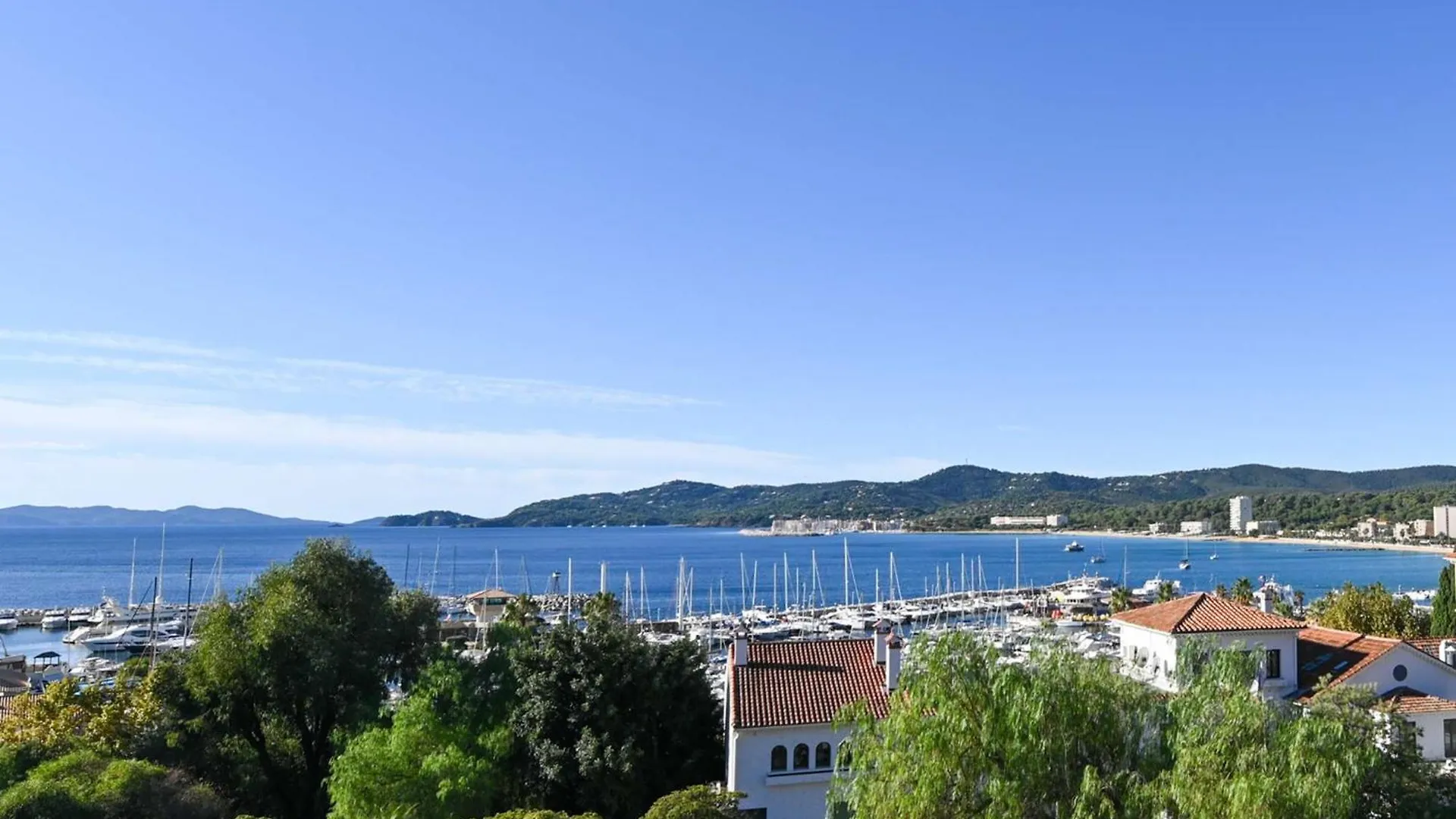 Le Marbello- Vue Mer- Plages- Commerces Le Lavandou 0*,  France