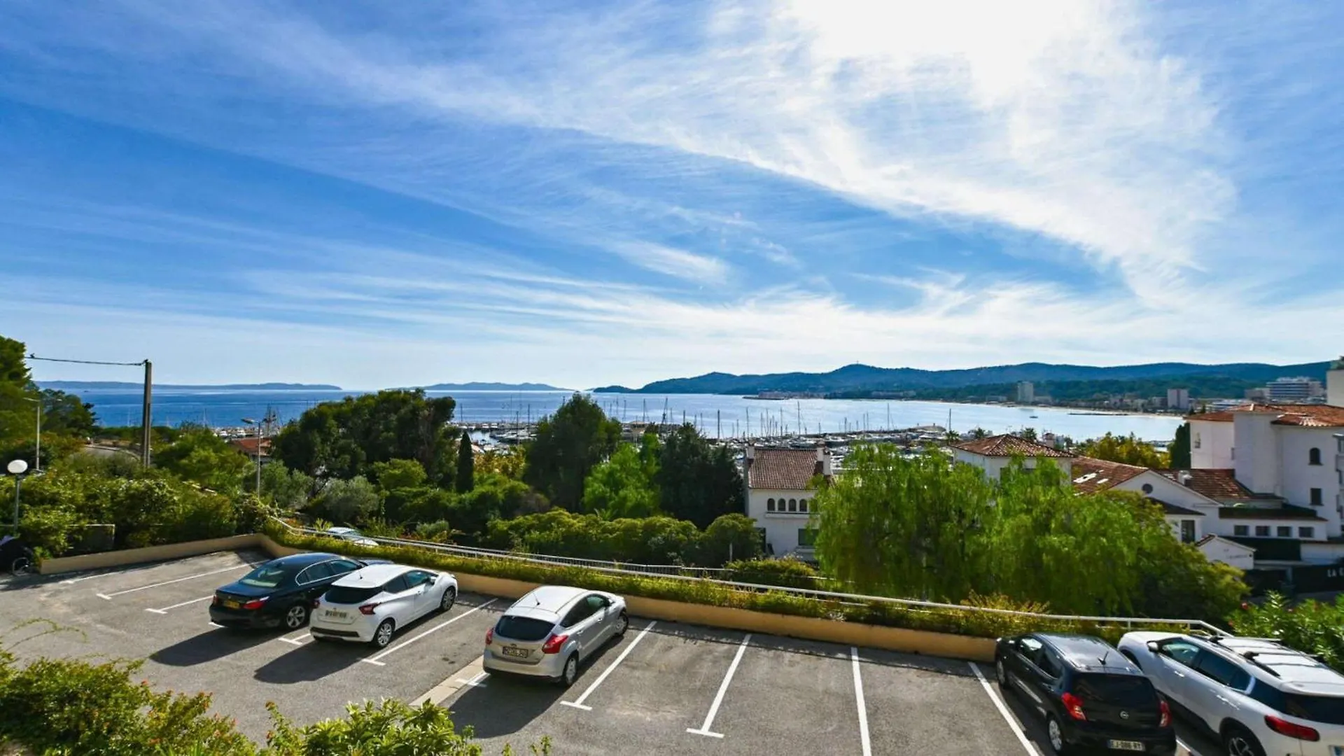 Apartment Le Marbello- Vue Mer- Plages- Commerces Le Lavandou France